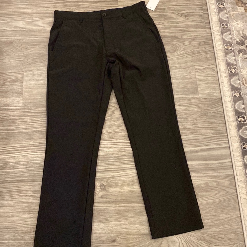 Size 32x30 new with tag black Izod men’s golf pants